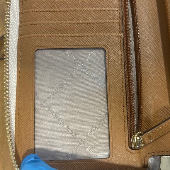 MICHAEL KORS White Tan Full Zipper Wallet Stylish Leather - Picture 6 of 8